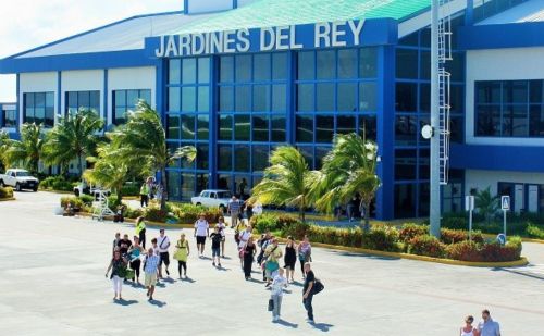 Jardines del Rey Airport